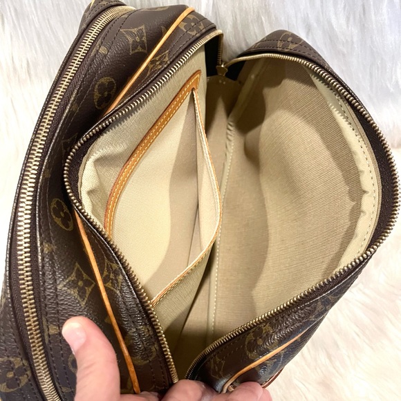 Authenticated Louis Vuitton Reporter PM Messenger Crossbody Shoulder Travel Bag - Picture 11 of 15